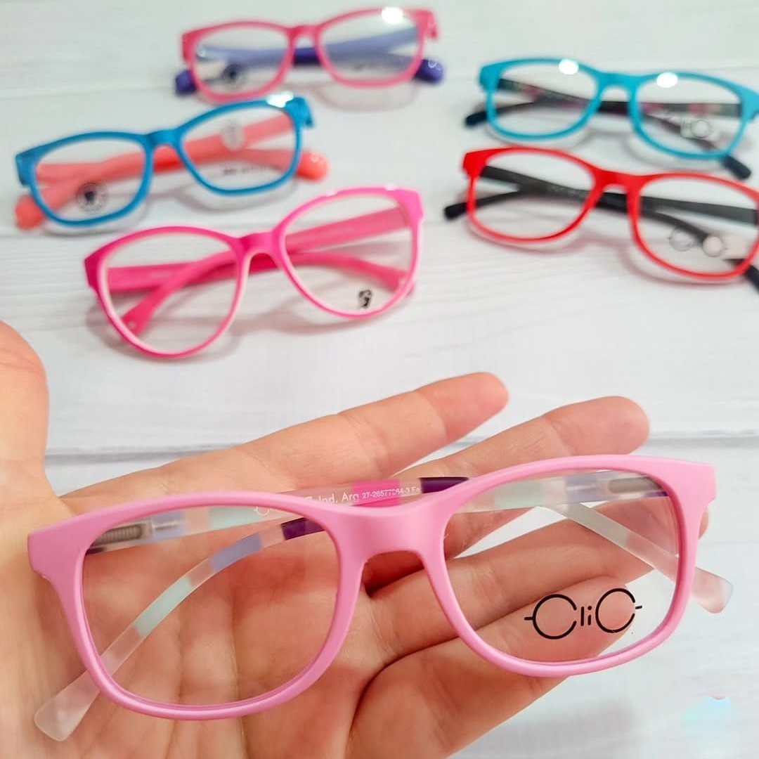 Anteojos CliC para chicos disponibles en Confort Óptica